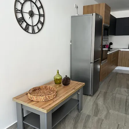 Apartment Number 8 San Ġiljan