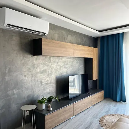 Number 8 Apartment *